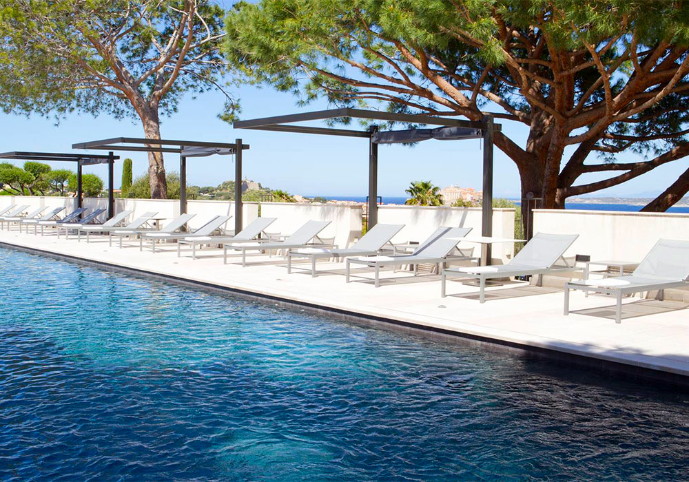 piscine du spa à la Villa Calvi